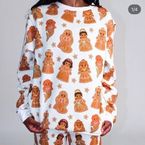 Women's Graphic Crew Sweater Disney Princess Gingerbread